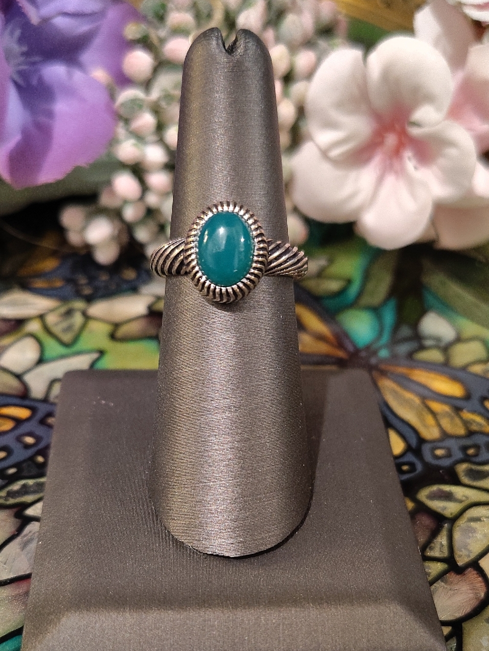 Green Chalcedony Gemstone Ring - Size 6 3/4
